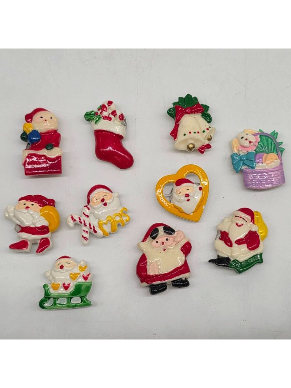 Vintage Christmas-Themed Button CoverS Lot Santa Stocking Bell & More